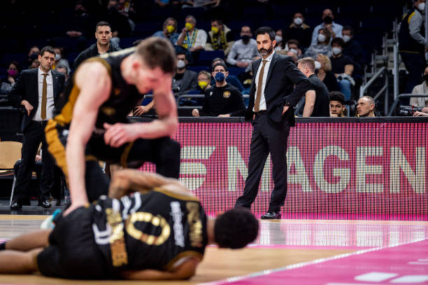 上半场结束 上半场结束